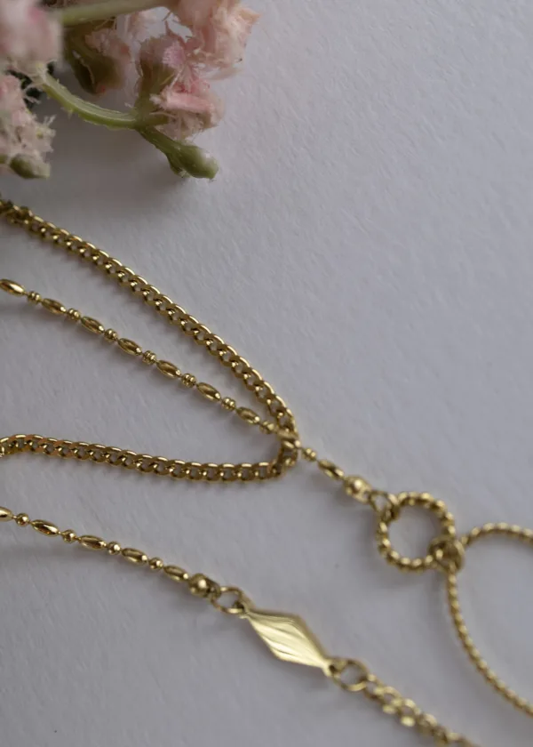 Star chain with gemstone