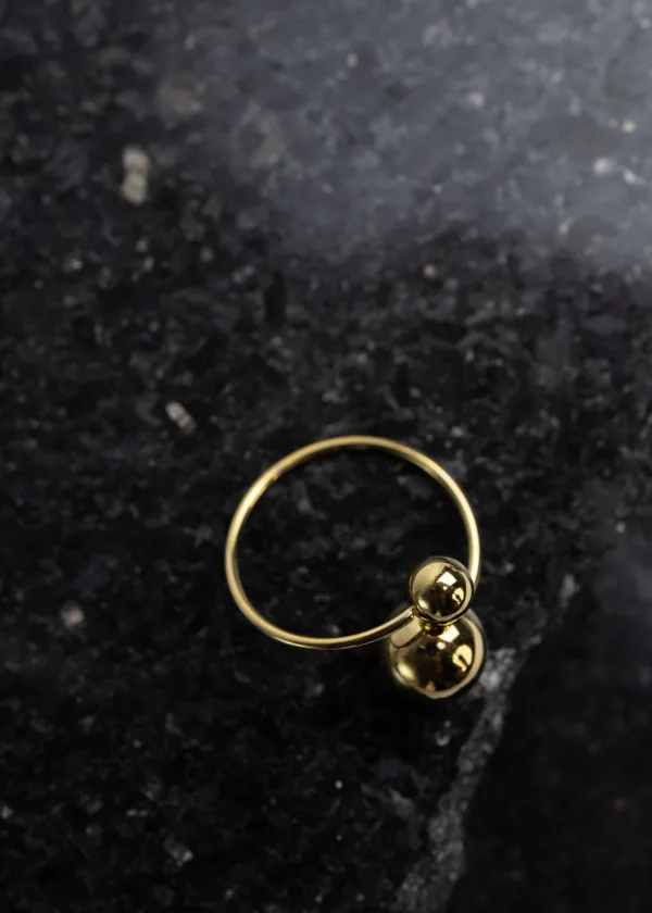 Free size ring