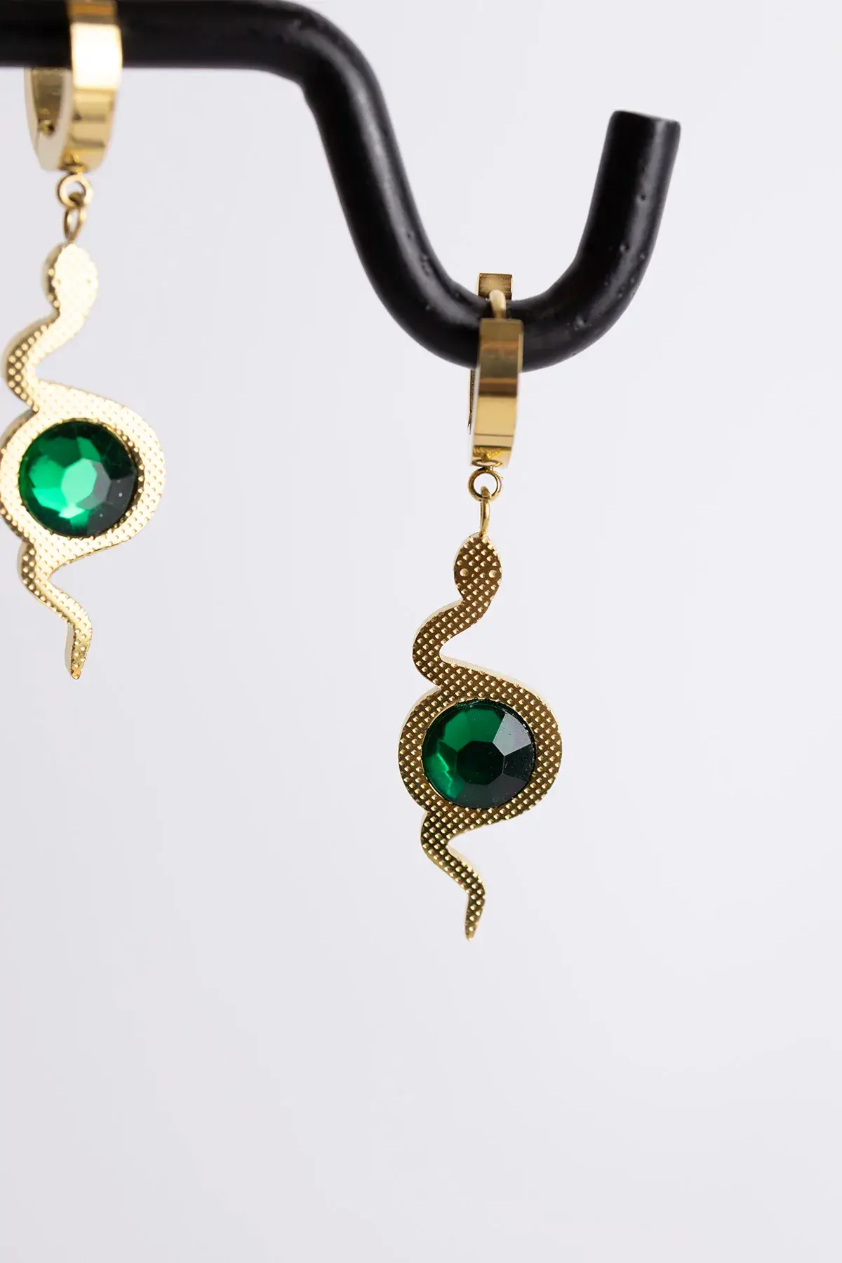 Snake earring with zircon - Image 2