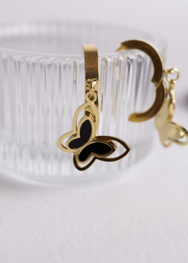 Hollow out butterfly earring