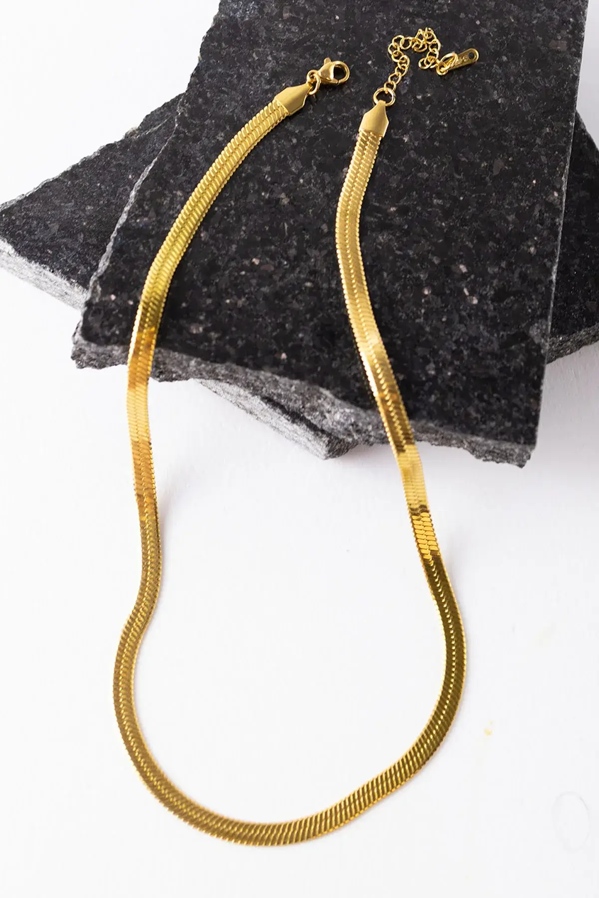 Wide live back chain