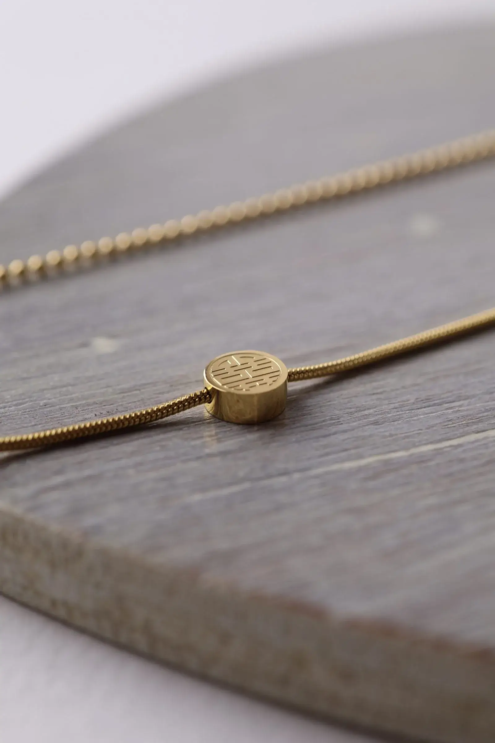 A delicate anklet, 2 turns, a chain turn with a hanger, and a small hummus turn - Image 3