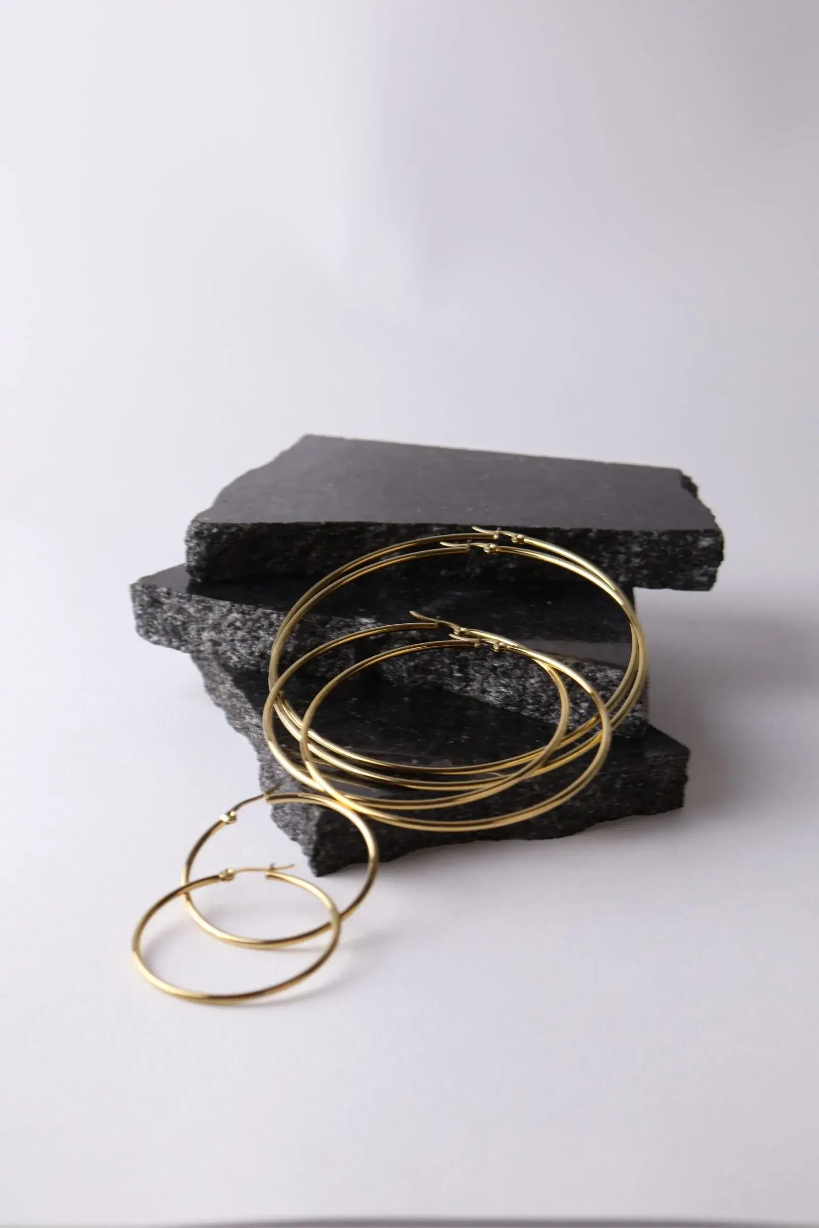 Round earring - Image 2